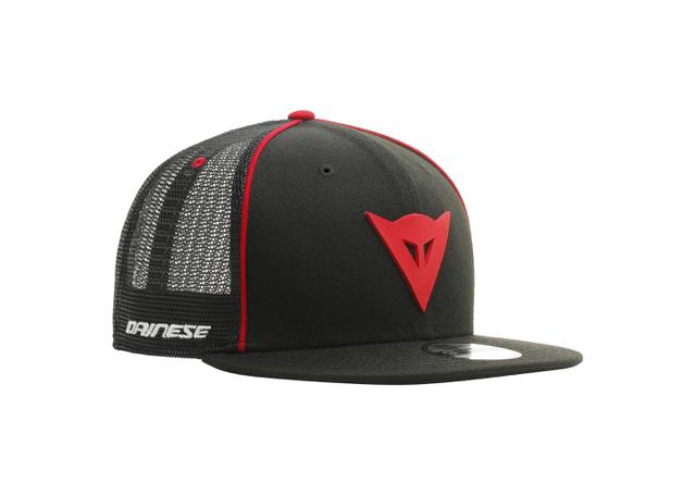 DAINESE CASUAL 9FIFTY TRUCKER SNAPBACK CAP BLACK RED